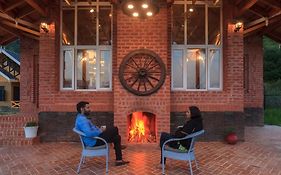 Stayvista At Suroor With Central Heating In Tangmarg